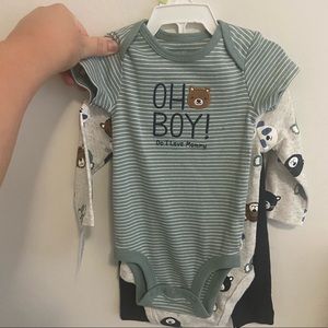 Carter’s boy clothes set. Size 3 mnths. Never worn